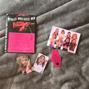 WEKI MEKI Kiss Kicks : Kiss Version, Kpop Album